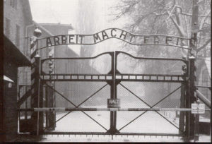 Il cancello chiuso di Auschwitz